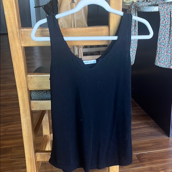 Notch neck tank - Picture 1 of 4